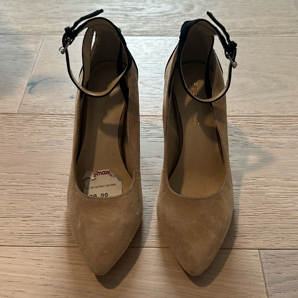 NWOT BCBG Suede Heels